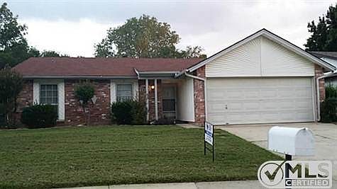 1st image of 2428 Heathercrest Dr