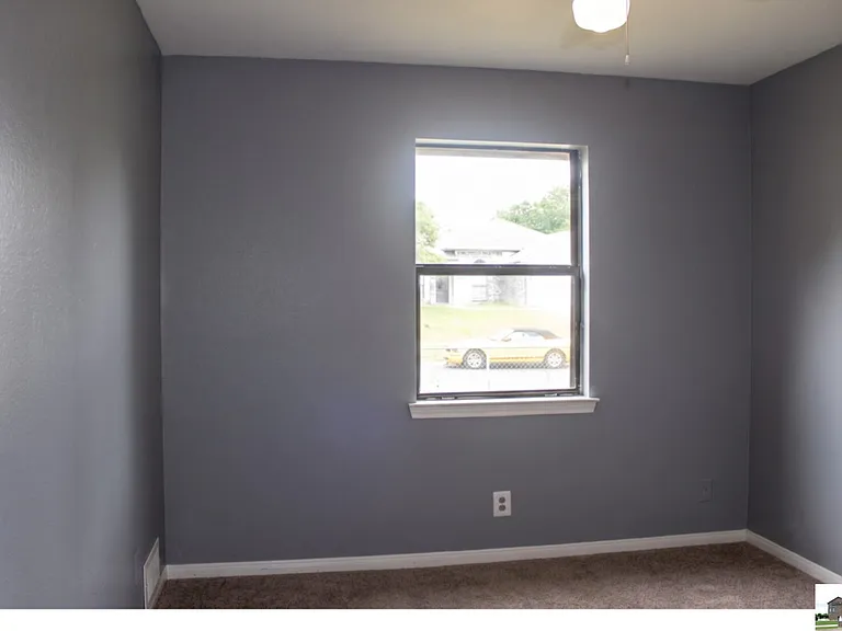 4916 Glass Mountain Dr — Photo 8
