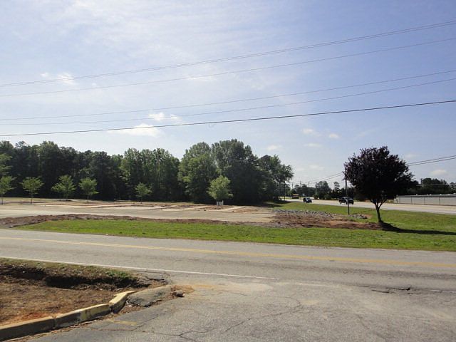 2nd image of 1109 Deadfall Rd W