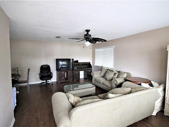 3rd image of 1829 Bough Ave Unit 4