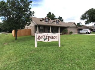 3998 Berry Cir, Pace, FL 32571