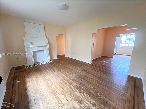 3rd image of 1309 Euclid Ave APT 7