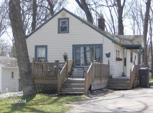 1416 Lakeview Dr, Portage, MI 49002