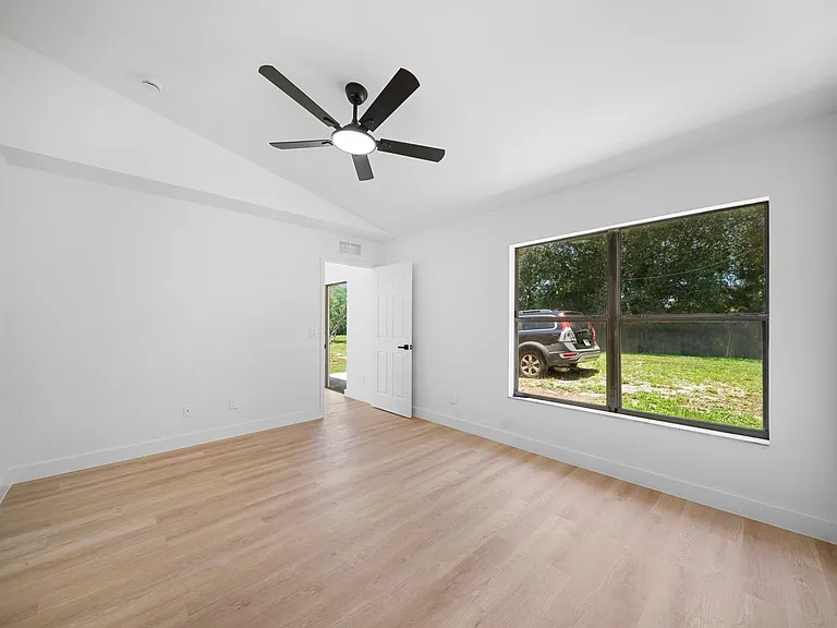 605 Hancock Bridge Pkwy — Photo 16