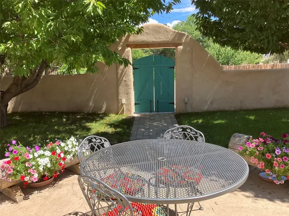 14 Calle Escuela Vieja, Pena Blanca, NM 87041