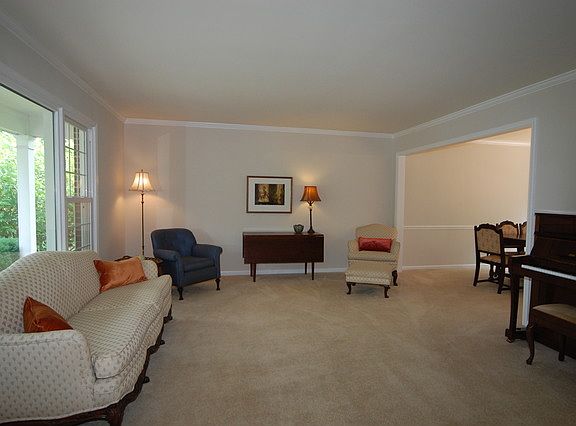 4th image of 947 S White Willow Bay