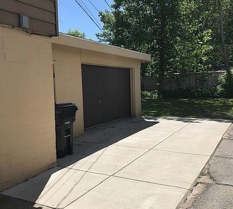 3rd image of 2822 Elmwood Ave