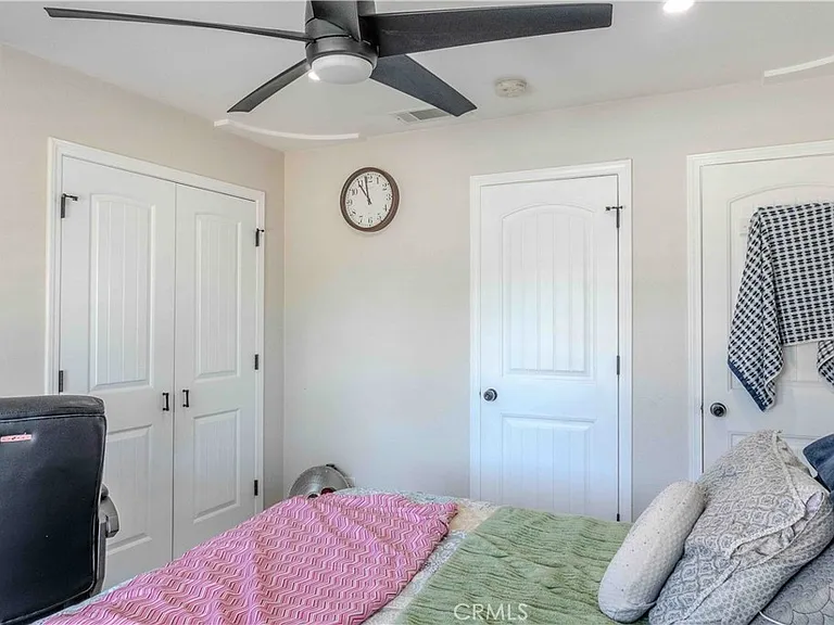 1042 Robinson Ct — Photo 14