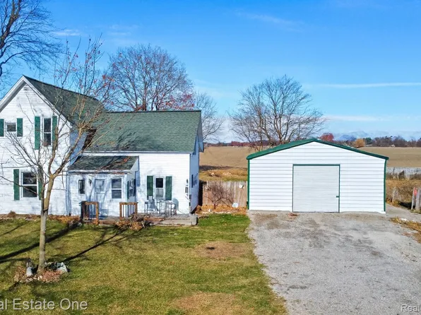 7560 Metcalf Rd, Greenwood, MI 48006