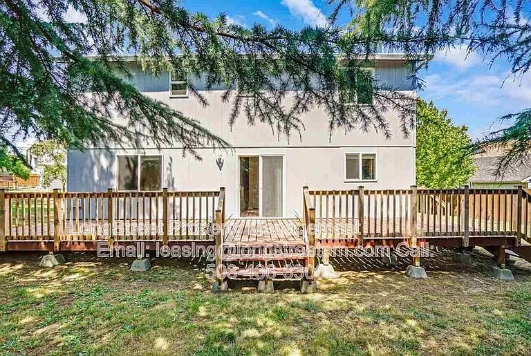 332 NE Carmen Pl — Photo 43