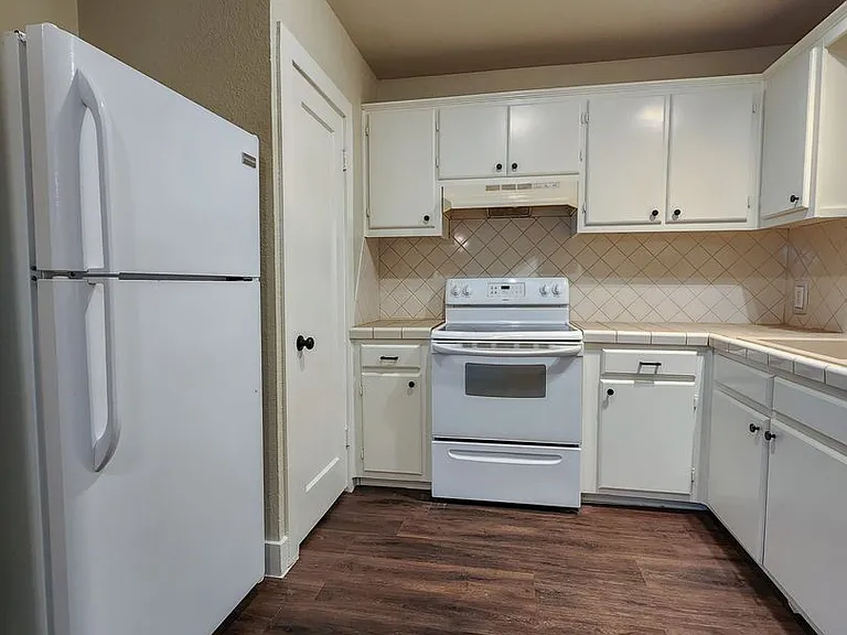 1002 Overland Ct — Photo 21