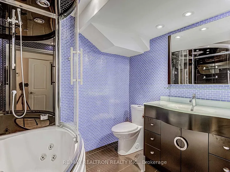 47 Summitcrest Dr #LOWER — Photo 9