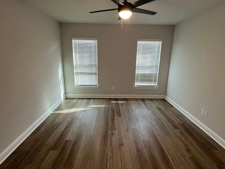 17 Venecia Ct — Photo 5