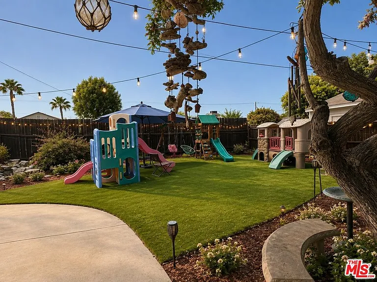 6525 Wilkinson Ave — Photo 7