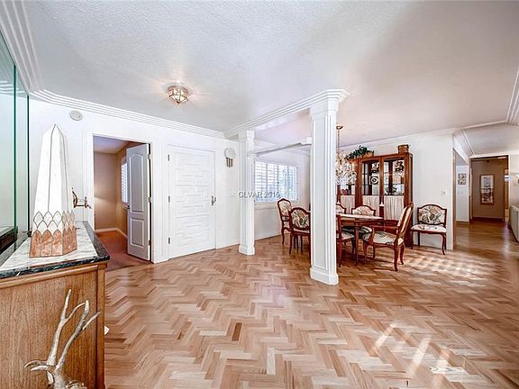 5th image of 5127 Somerset Dr