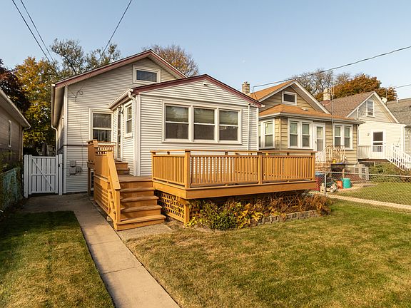 4th image of 1116 Marengo Ave