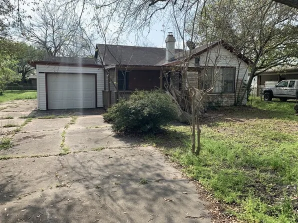 198 Peikert Ln, Pt Lavaca, TX 77979