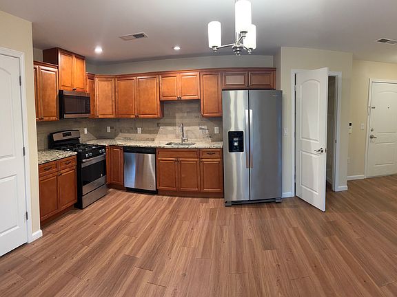 Kitchen /Dining Area