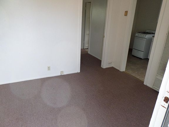 3rd image of 347 Smalley Ave