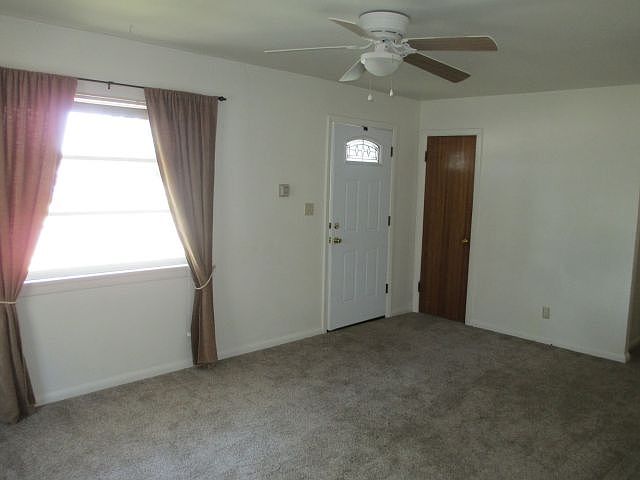 2nd image of 839 Avenue B