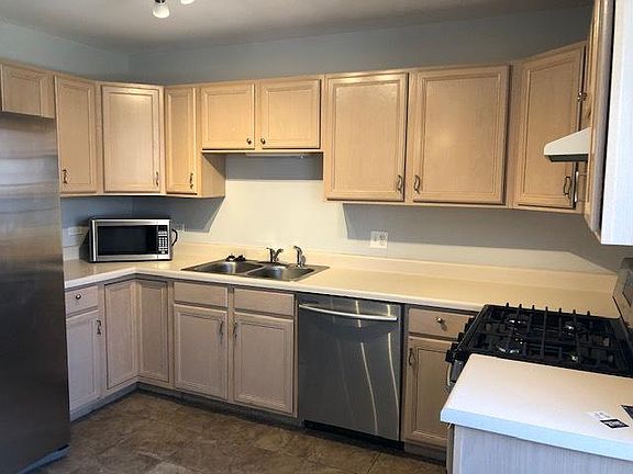 2nd image of 345 Stevens Ct