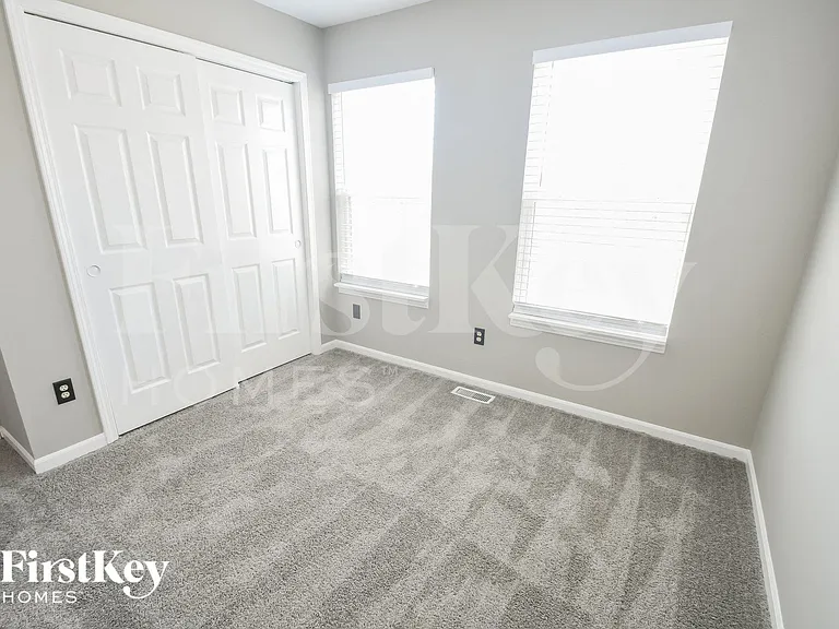 443 N Odell St — Photo 9