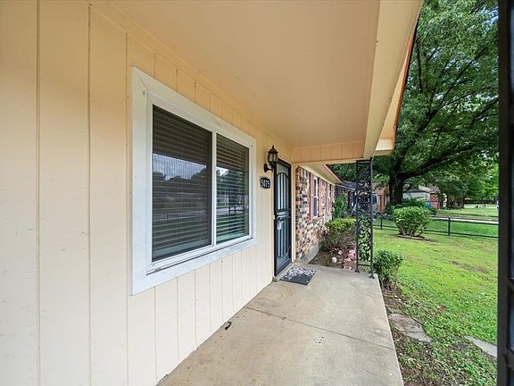 3rd image of 5075 Applewood Dr