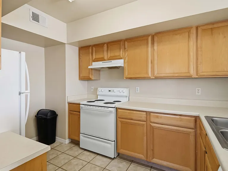 1015 Villagio Cir #201 — Photo 7