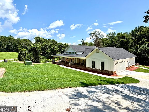 2nd image of 1000 Foxcroft Dr
