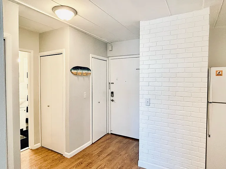 200 Ocean Park Ave #4K — Photo 9