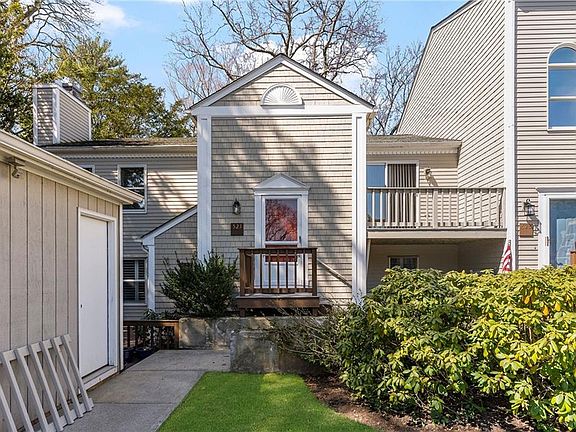 2nd image of 523 High Meadow Ct #523