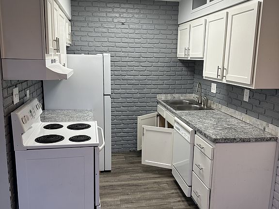 3rd image of 3333 Breckenridge Ln #4