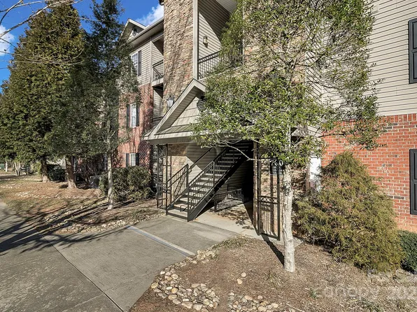 725 Appeldoorn Cir, Asheville, NC 28803