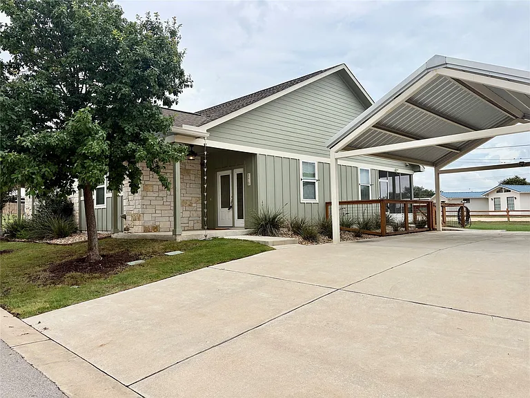 241 Rose Dr #B — Photo 20