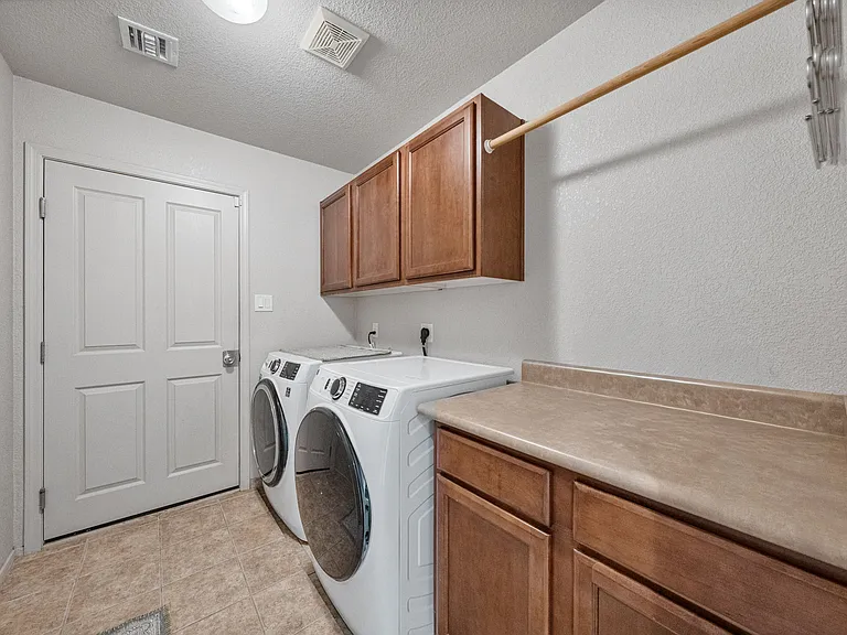 11569 E 24th Ln — Photo 32