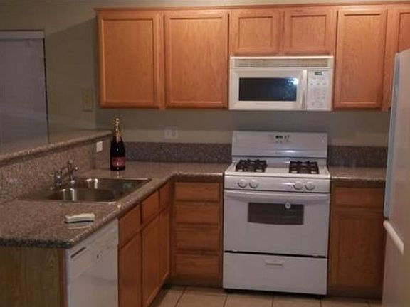 4th image of 915 Valetta Flat Ave