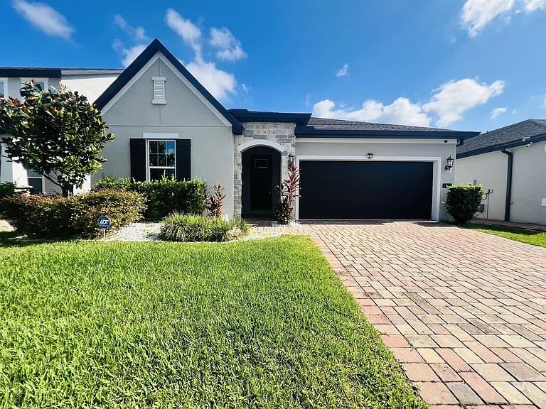 1225 Bristol Oaks Way — Photo 1
