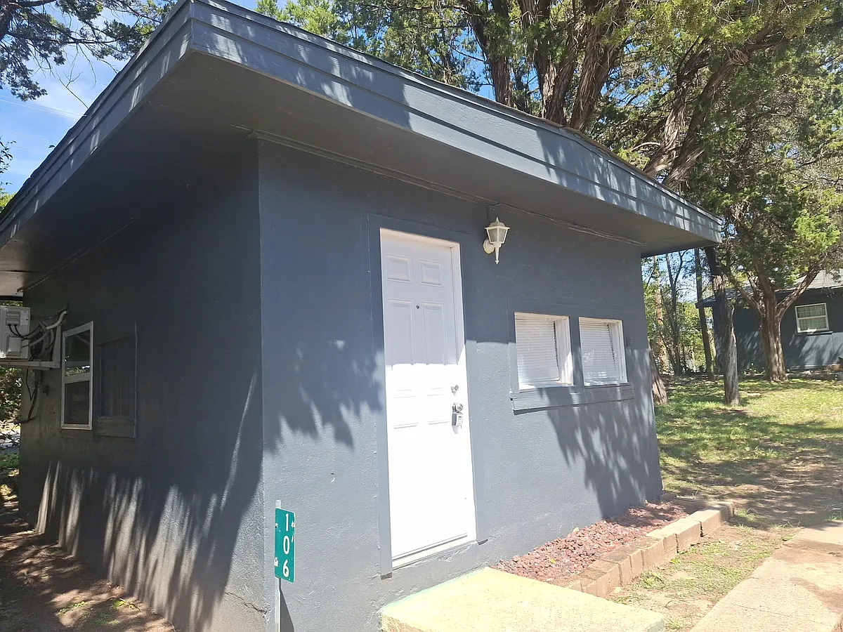 Building Photo - 106 Private Road 118 #1
