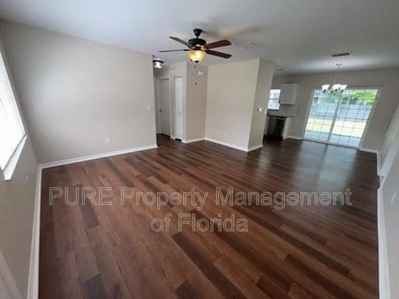 2 bed, 2.0 bath, 972 sqft, $1,550 — Photo 3