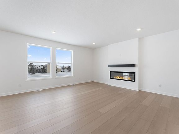 4th image of 8595 Farmstead Ave NE
