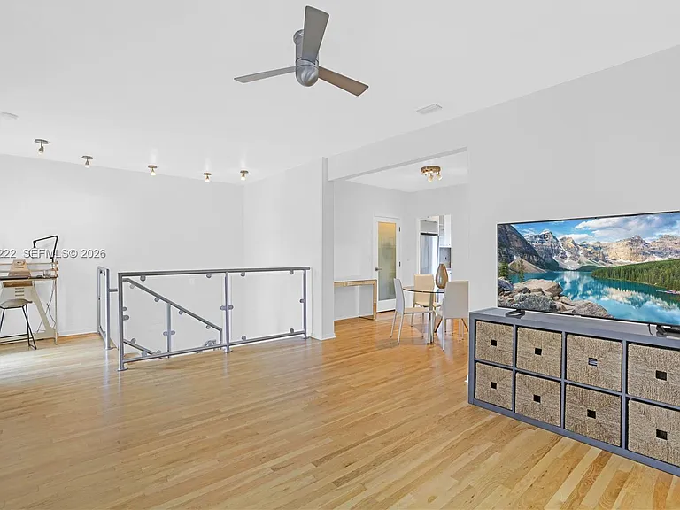 1600 Michigan Ave #6 — Photo 12