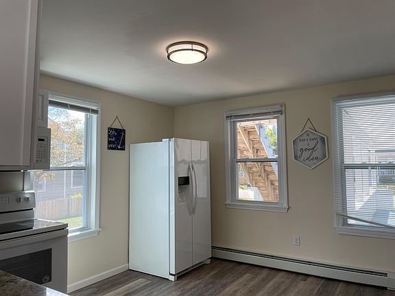5th image of 29 York Ave Floor 1