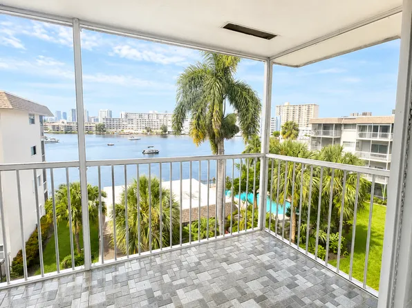 2200 Diana Dr, Hallandale, FL