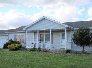 1021 Quartz Ln, Ingraham, IL 62434