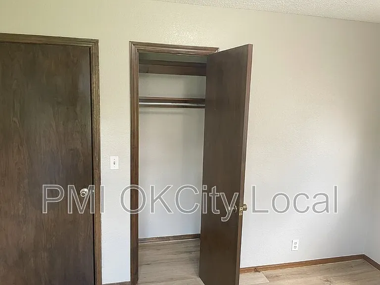 2325 N Redmond Ave — Photo 17