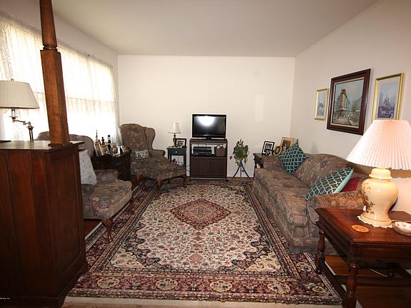 4th image of 58 Bryson Ave
