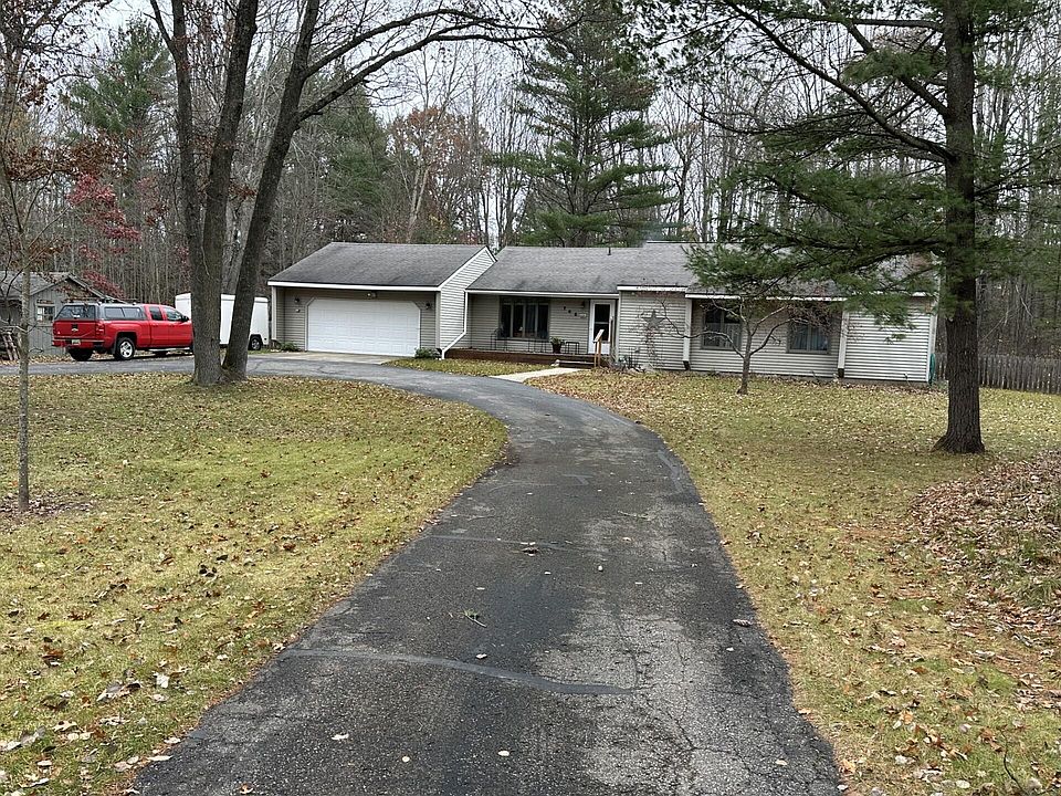 1st image of 745 Robinhood Ln