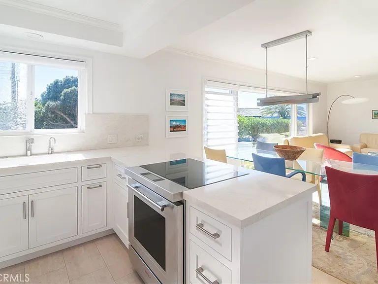 251 Lower Cliff Dr #15 — Photo 2