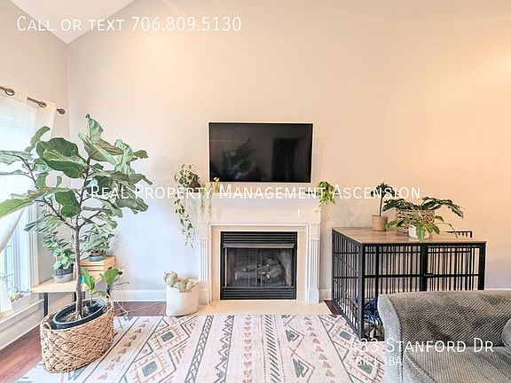 5th image of 433 Stanford Dr