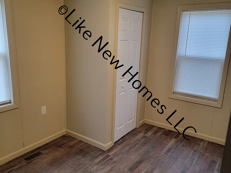 5448 Silverton Dr — Photo 7